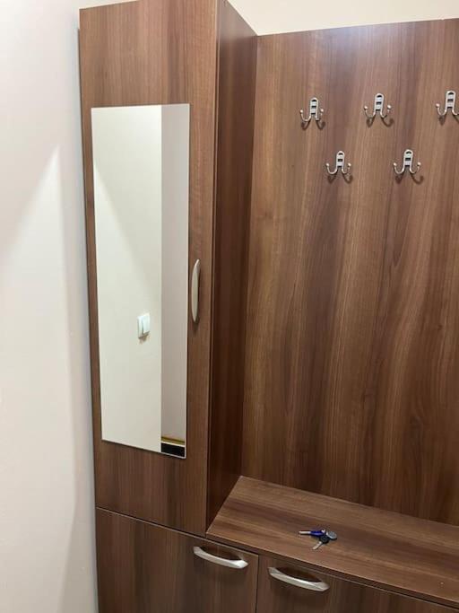 Shesh Hostel Приштина Екстер'єр фото