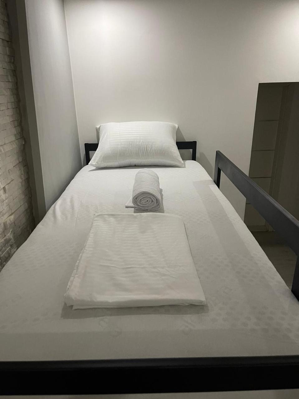 Shesh Hostel Приштина Екстер'єр фото